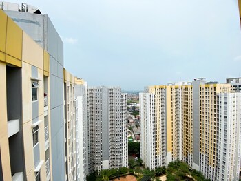 great deal studio at springlake summarecon bekasi apartment