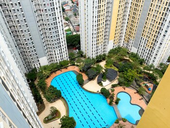 great deal studio at springlake summarecon bekasi apartment