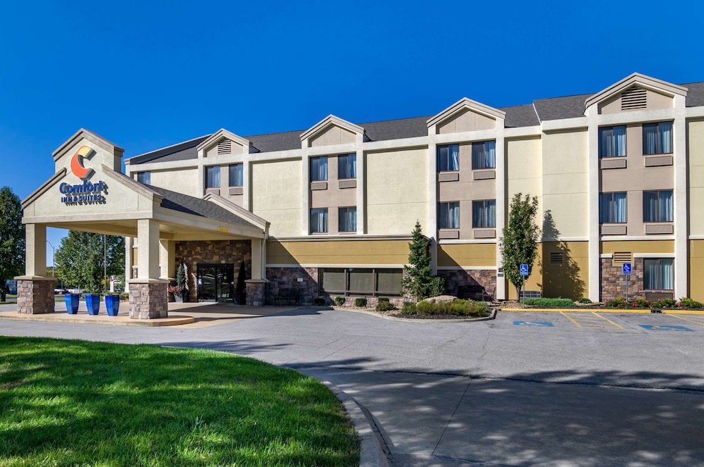 comfort inn and suites kansas city northeast