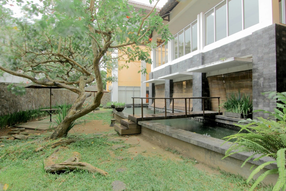 university hotel yogyakarta