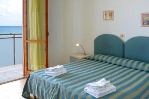 hotel embassy pesaro