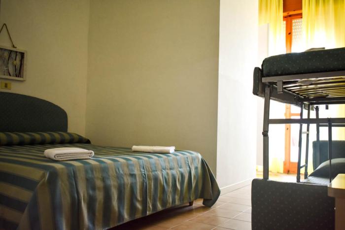 hotel embassy pesaro