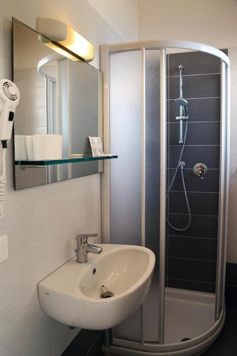 hotel embassy pesaro