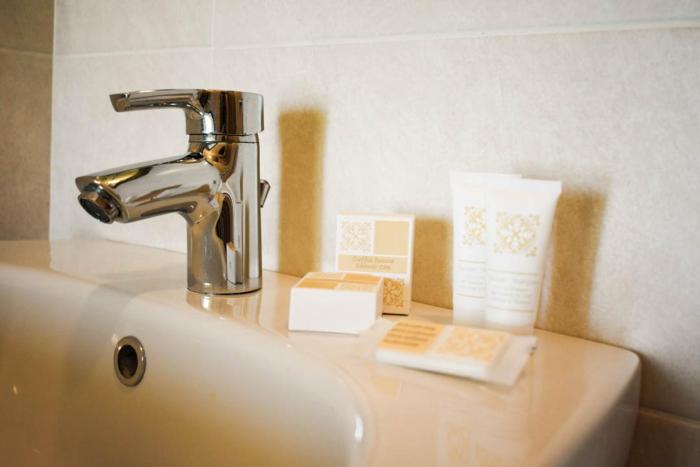 hotel embassy pesaro