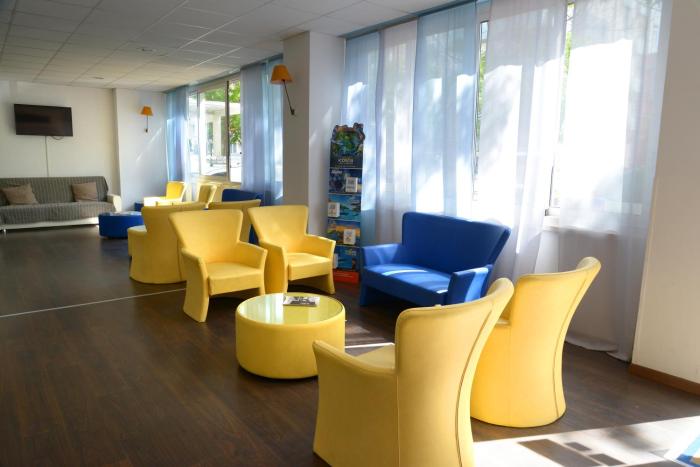 hotel embassy pesaro