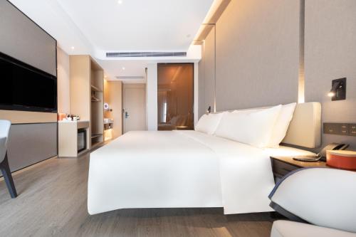 atour hotel guangzhou south high speed railway station