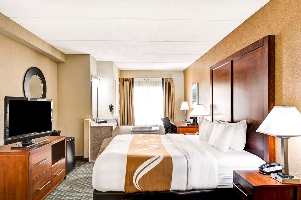 quality inn and suites heritage park