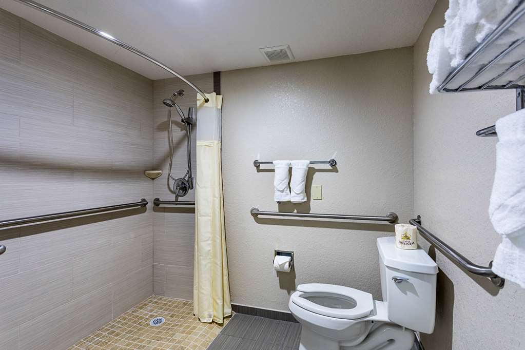 quality inn and suites heritage park