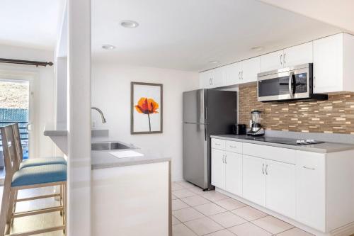 riviera beach and shores resorts
