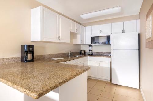 riviera beach and shores resorts