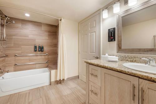 riviera beach and shores resorts