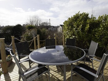 Mount Edgcombe Guest House (Adults Only),23 Avenue Road,4 star