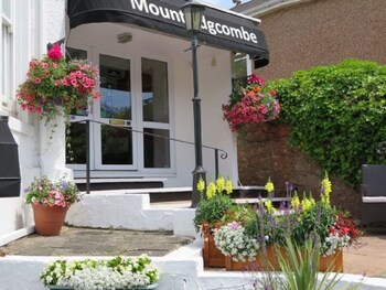 Mount Edgcombe Guest House (Adults Only),23 Avenue Road,4 star