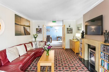 Mount Edgcombe Guest House (Adults Only),23 Avenue Road,4 star