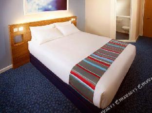 travelodge london ealing