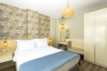 gulluk elegance otel