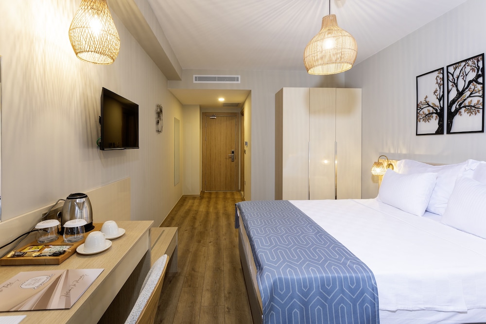 gulluk elegance otel