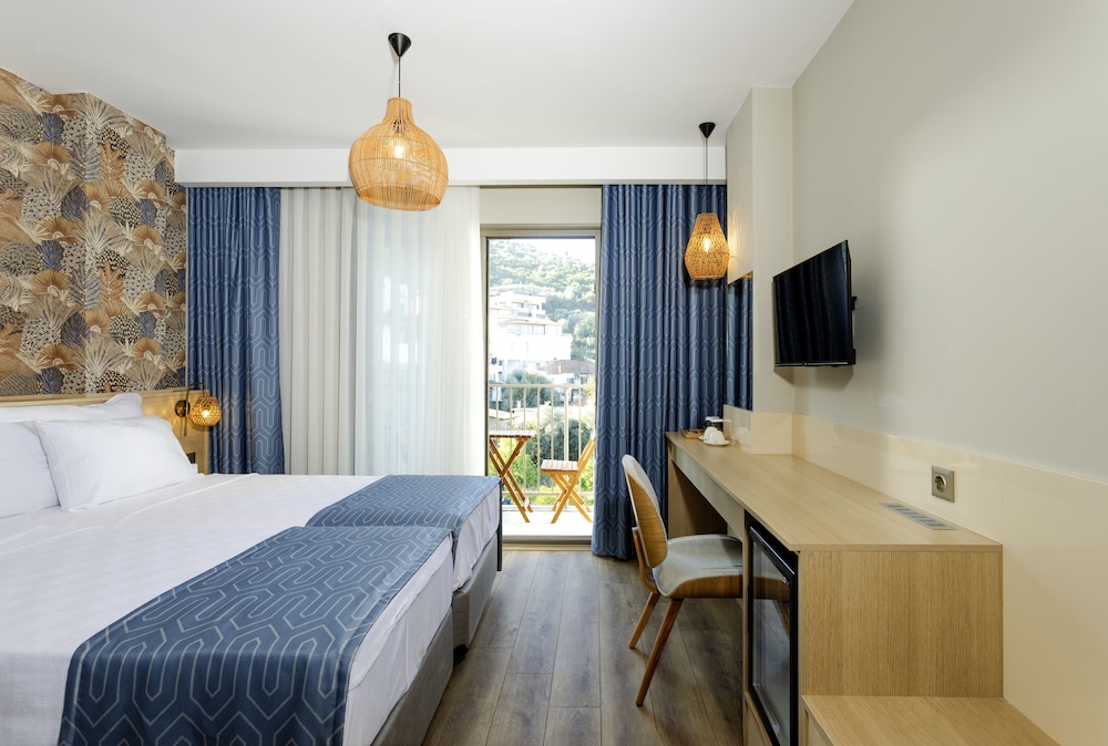 gulluk elegance otel