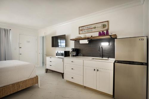 La Mer Suites,,2 star