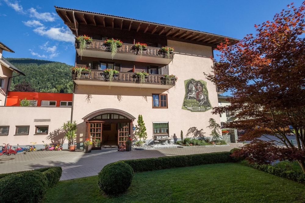 zur post and appartementhaus kern