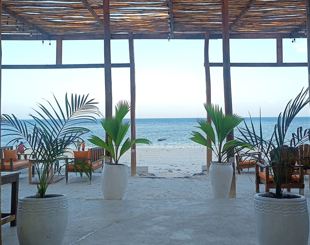 ha beach hotel zanzibar