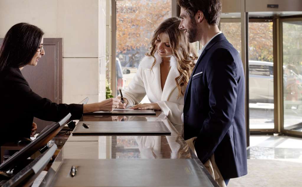 njv athens plaza hotel