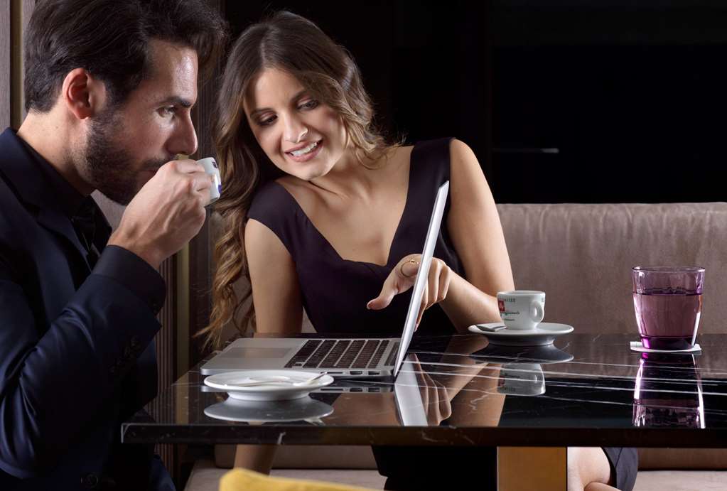 njv athens plaza hotel