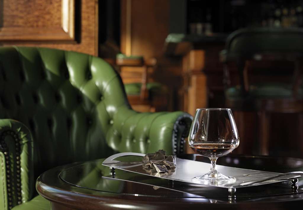 njv athens plaza hotel