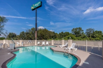 Quality Inn Athens I-65 / Huntsville Area West,Decatur>>Athens,3 star