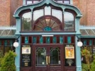 premier inn stockport central