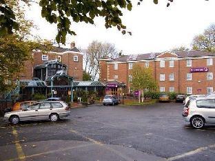 premier inn stockport central