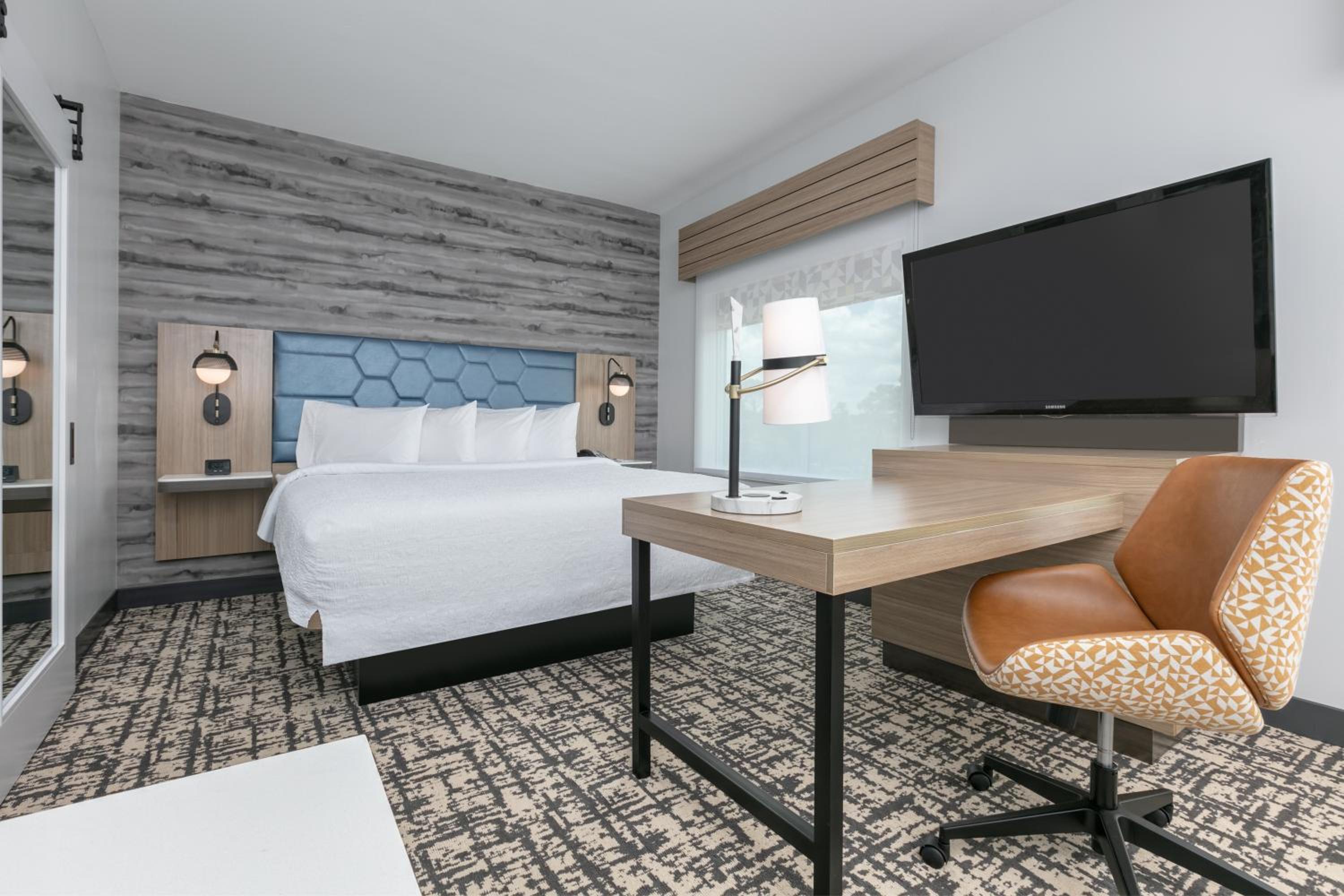 hampton inn and suites shenandoah the woodlands tx