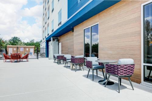 hampton inn and suites shenandoah the woodlands tx