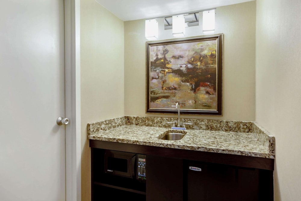 hampton inn manchester downtown