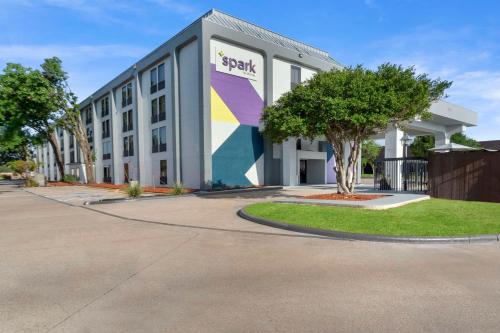 spark by hilton grand prairie