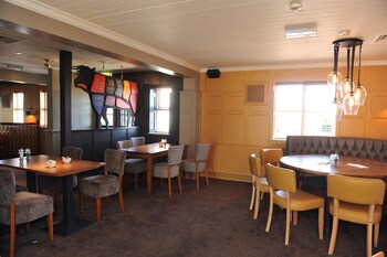 premier inn ipswich south