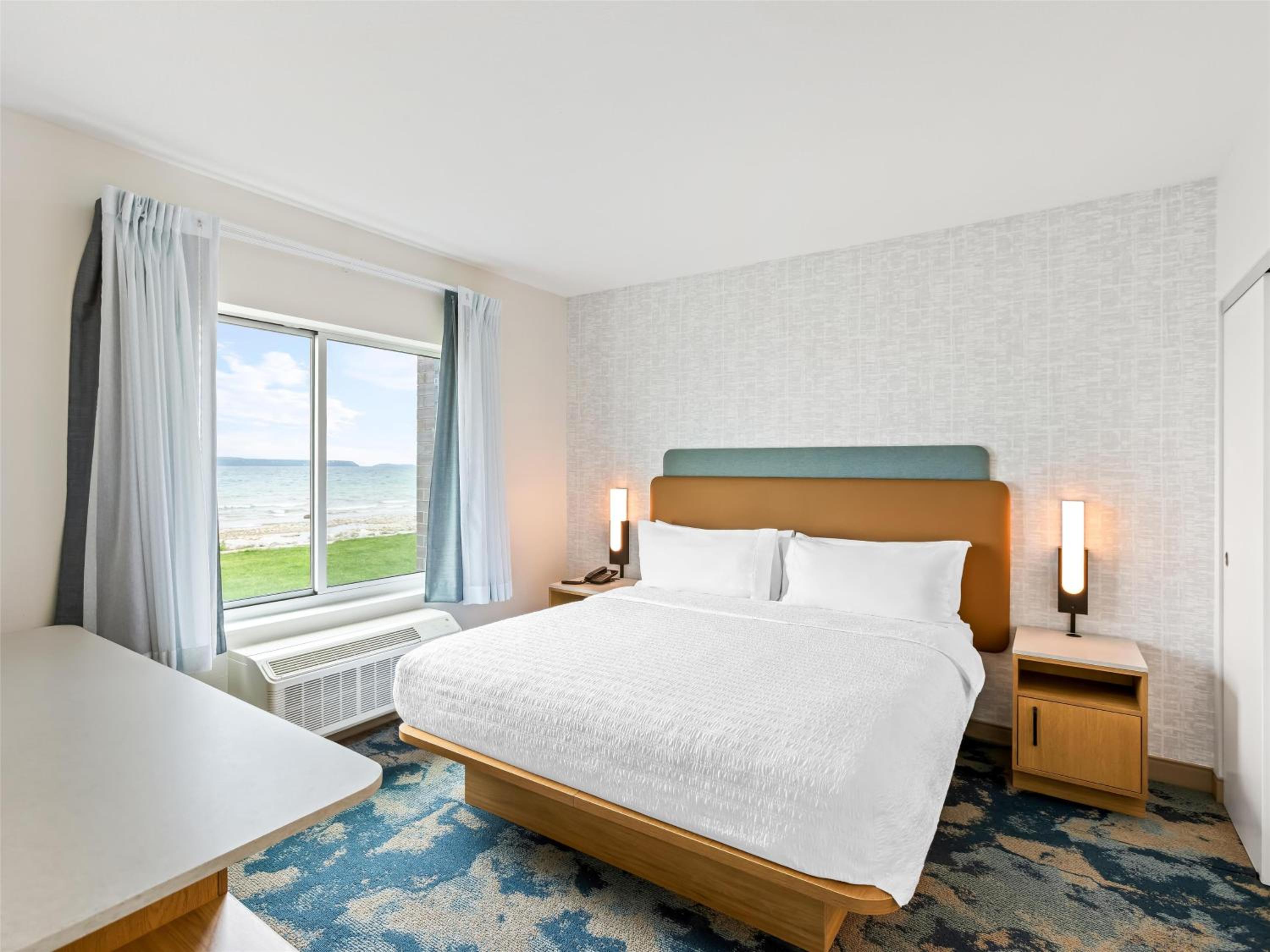 hampton inn st ignace lakefront mackinac
