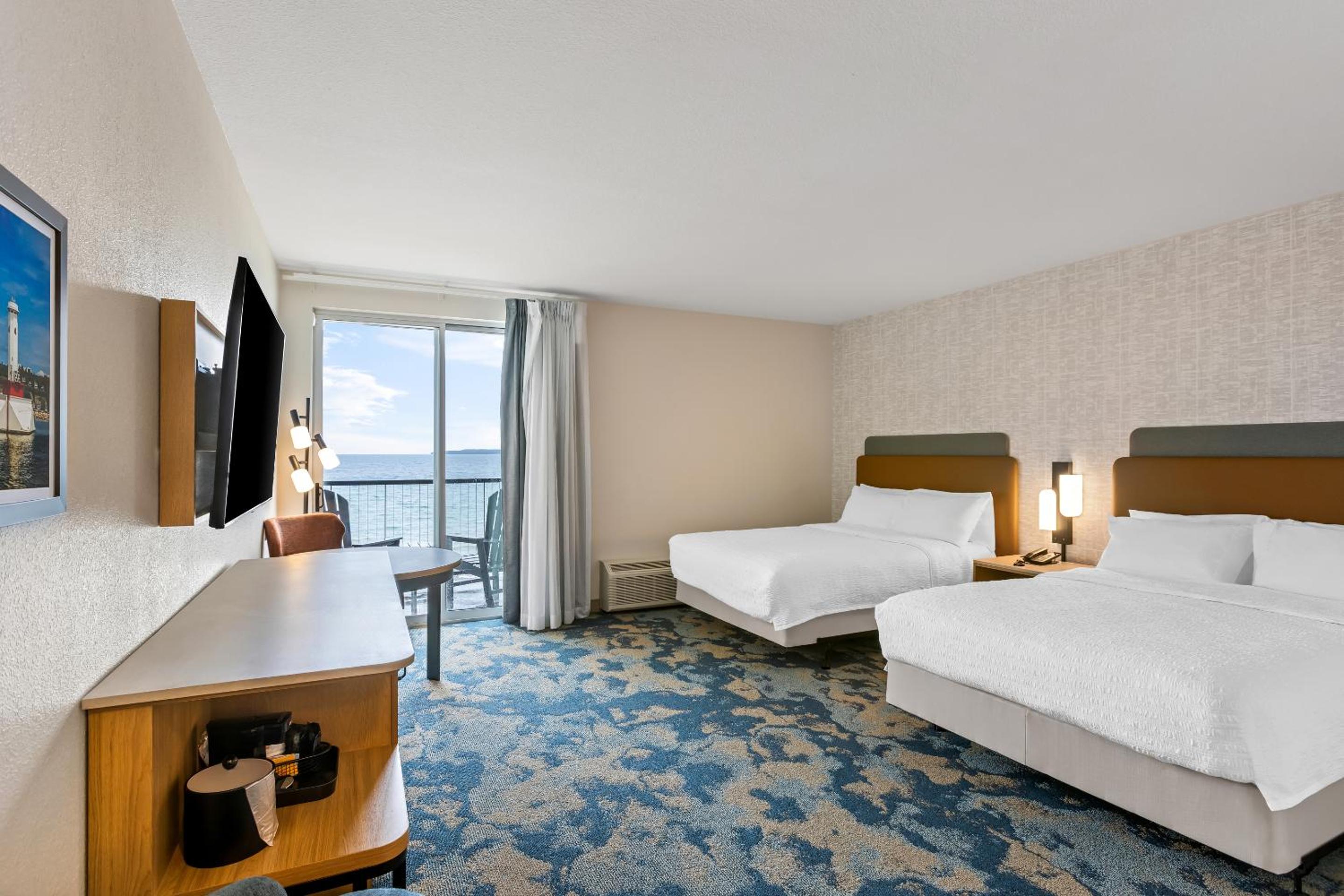 hampton inn st ignace lakefront mackinac