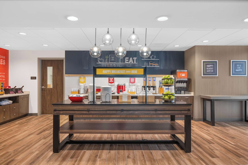 hampton inn and suites bakersfield central