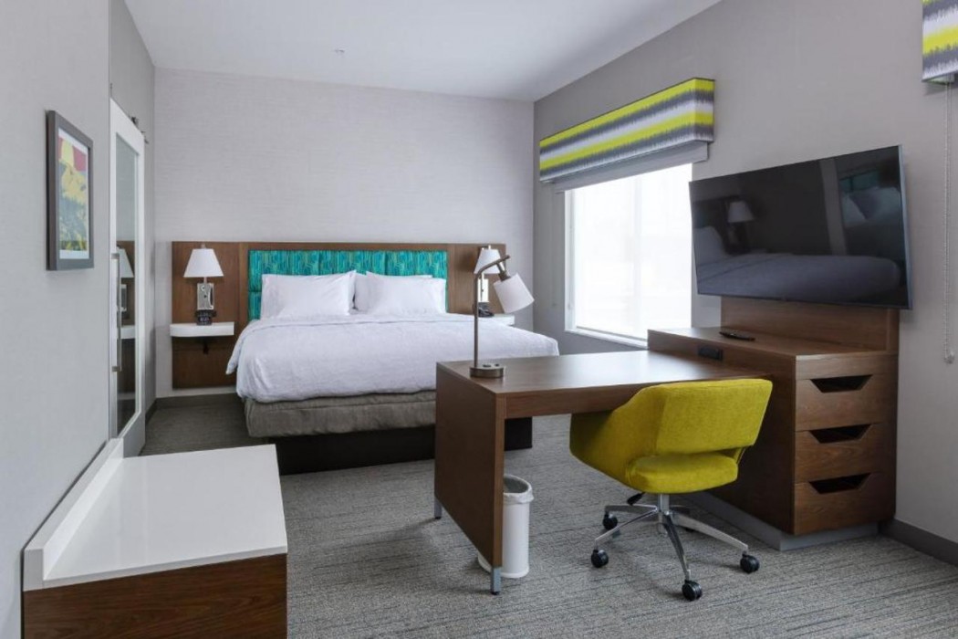 hampton inn and suites bakersfield central