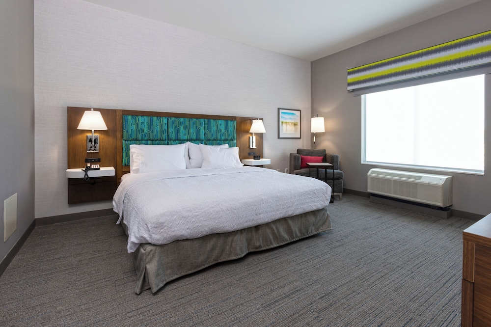 hampton inn and suites bakersfield central