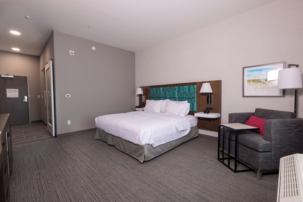 hampton inn and suites bakersfield central