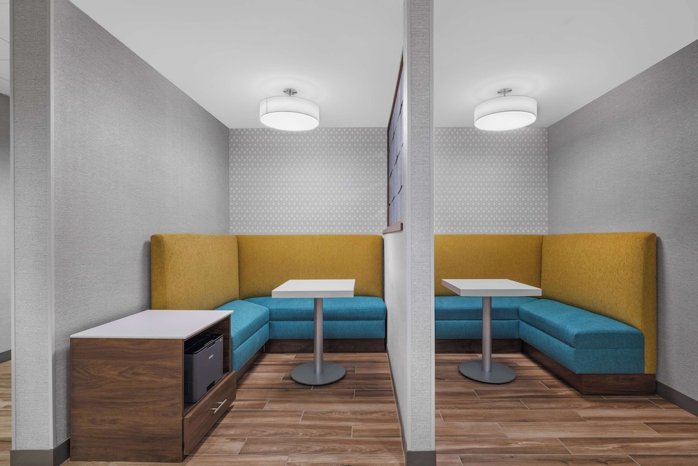 hampton inn and suites bakersfield central