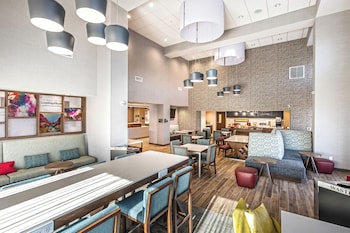 Hampton Inn & Suites Bakersfield Central,,3 star