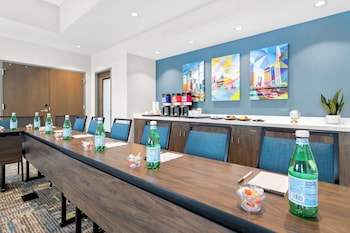 hampton inn and suites chicago medical district uic