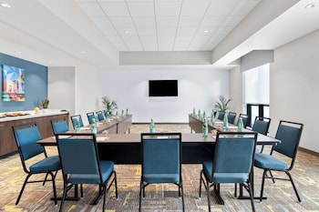 hampton inn and suites chicago medical district uic