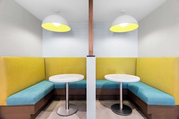 hampton inn and suites chicago medical district uic