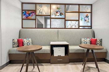 hampton inn and suites chicago medical district uic