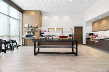 hampton inn and suites chicago medical district uic