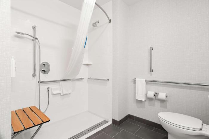 hampton inn and suites chicago medical district uic